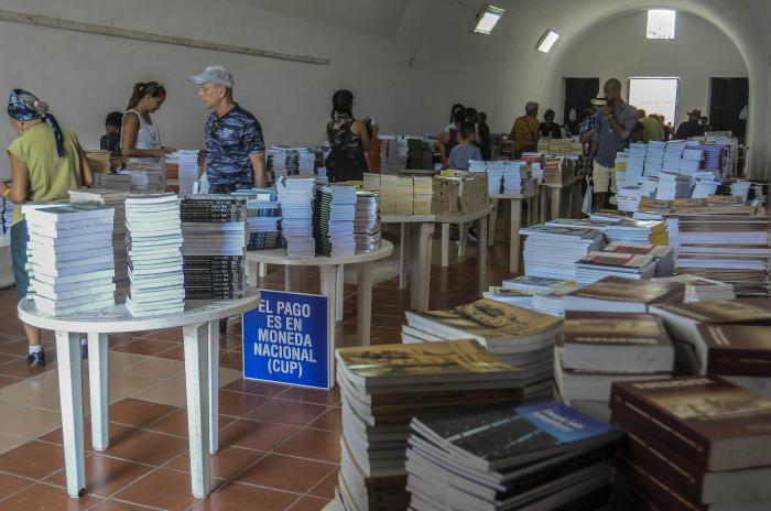 29 Edición de La Feria Internacional del Libro.Salón de libros de saldo