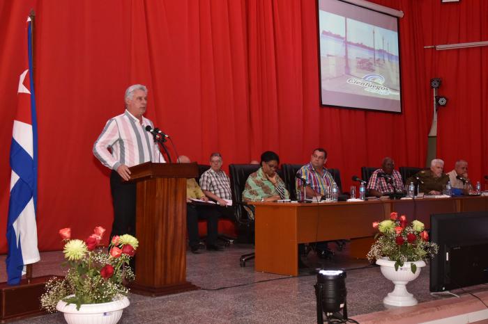«Nos parece que se está trabajando con mucha coherencia en el territorio», destacó Díaz-Canel en las 
conclusiones de la visita gubernamental a Cienfuegos. 