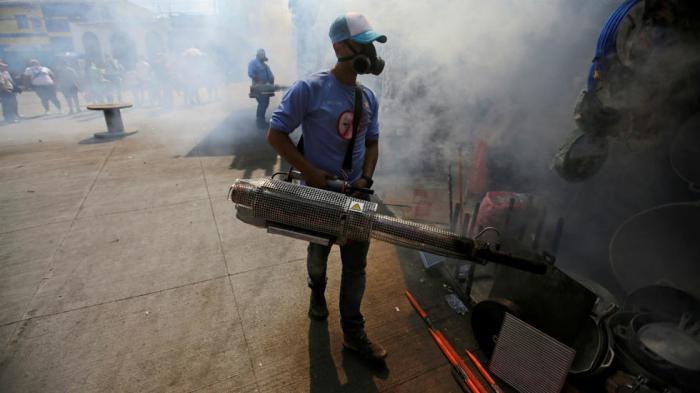 Las cifras actuales superan los 2,4 millones de casos notificados en 2015, año donde se desató la epidemia de dengue más grande de la historia, la cual cobró la vida de casi 1 400 personas. Foto: Reuters