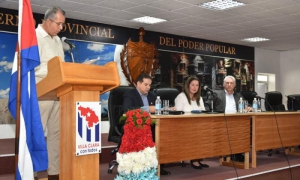 Díaz-Canel en la toma de posesión en Villa Clara