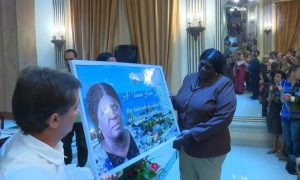 Reconocen el desempeño de Tania León Silveira por espacio de nueve años al frent