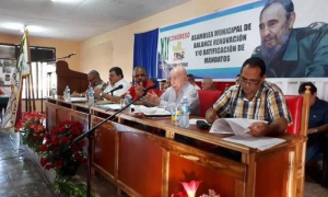Encabeza Machado Ventura asamblea campesina en Jagüey Grande