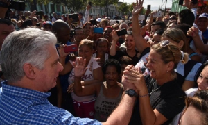 Díaz-Canel intercambió con la población de Cumanayagua. 