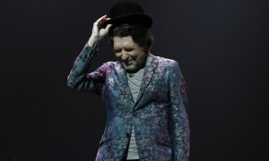 Se recupera Joaquín Sabina tras intervención quirúrgica de urgencia