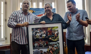 Reconocimiento del General de Ejercito RaÃºl Castro y Miguel DÃ­