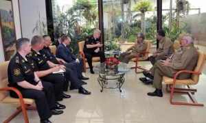 Recibió Raúl al Comandante en Jefe de la Marina de Guerra de Rusia