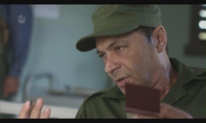 Jorge Martínez, como Frank.