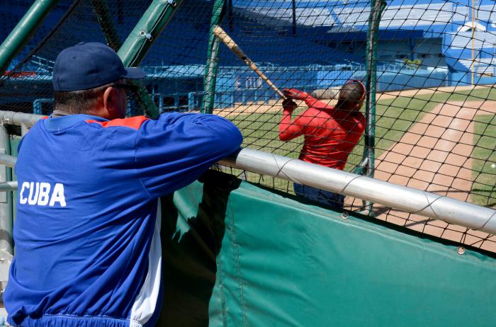 Béisbol Preselección para Preolímpico. Miguel Borroto DT
