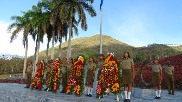 El homenaje patentizó el eterno agradecimiento a quienes lucharon y dieron sus vidas por la Patria libre. Foto del autor 