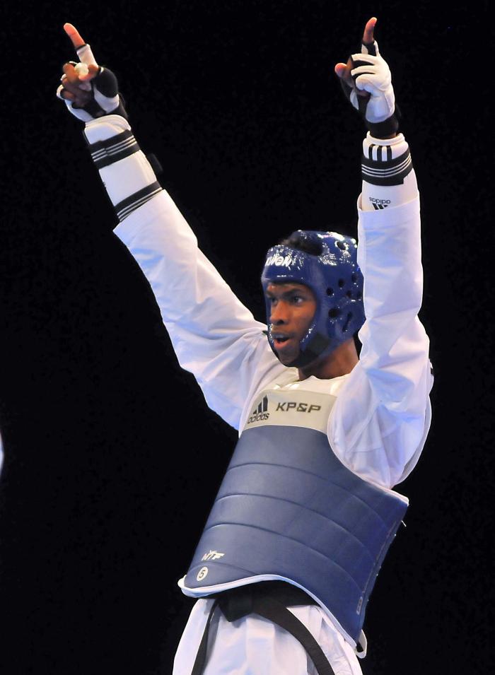 Oro en Taek Wo do centroamericano Rafael Alba - 87 contra Craing Braown de jamaica. x superioridad