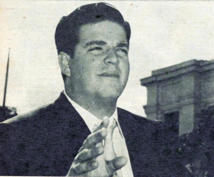 José Antonio Echeverría, presidente de la FEU, convoca al pueblo a participar en el Fórum contra el Canal Vía Cuba. Revista Bohemia, 16 de enero de 1955.