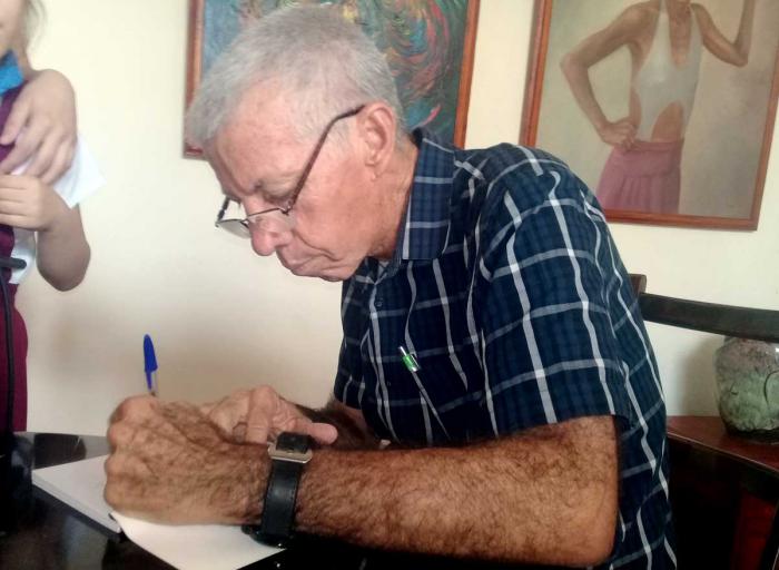 compendio de anécdotas de las cinco décadas que lleva ligado al deporte nacional