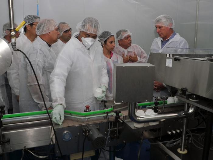 El Presidente cubano destacó el potencial científico nacional y la necesidad de que las investigaciones y la innovación tengan un impacto en la vida del país