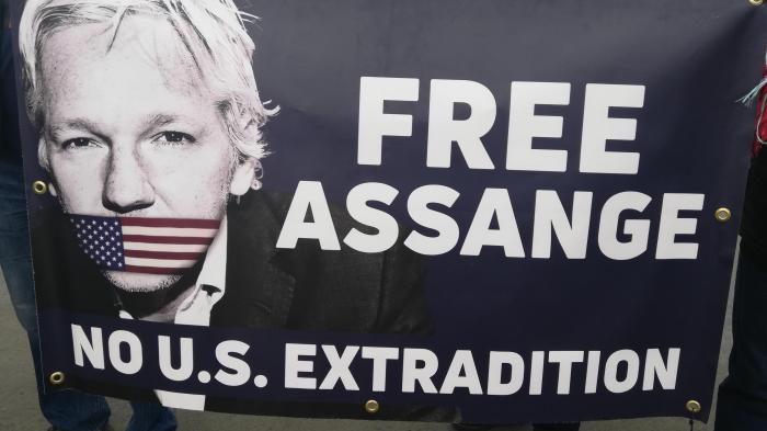 Julian assange 