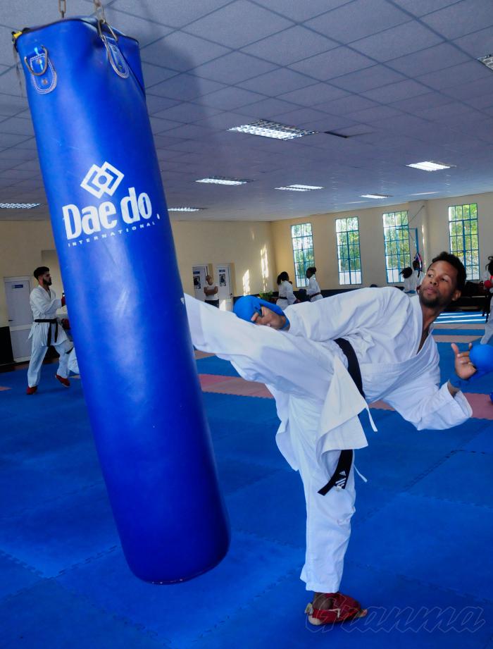 Medidas tomadas en el deporte para evitar el contagio del Coronavirus, desarrollado en la Escuela de combate , Villa Panamericana, Habana del Éste.