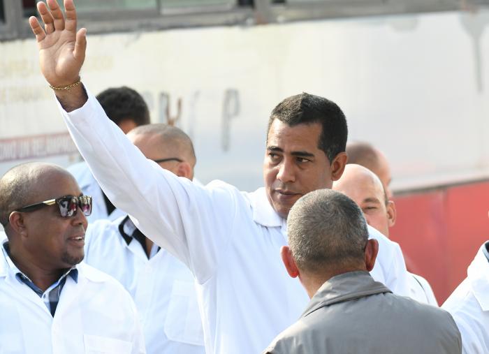 Cubanos de batas blancas han salido, contra la pandemia, a apoyar al mundo.