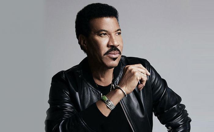 Lionel Richie, es un cantautor y actor estadounidense