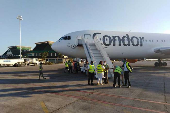 Cuba ayuda a aeronave de Condor