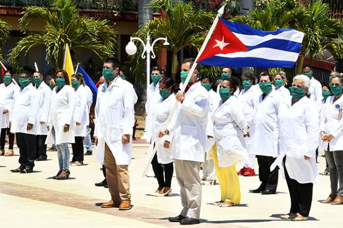 medicos cubanos