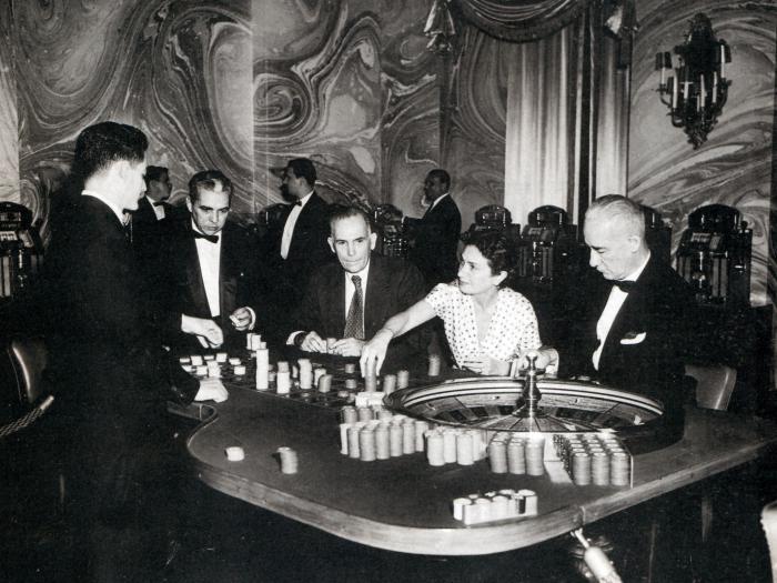 Luego del triunfo de la Revolución, junto a los gobernantes corruptos, malversadores y los ricos, se marcharon sus aliados del narcotráfico y el hampa, que sirvieron durante décadas a los intereses de Washington en la Isla. 
Foto: Constantino Arias