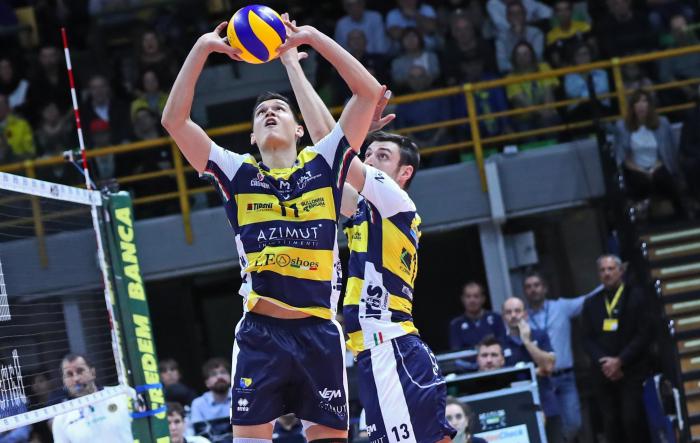 El voleibol, aunque no es un deporte de contacto, tiene acciones que pueden propiciar el contagio de la COVID-19, aseguró Catia Pedrini, presidenta del club Modena Volley. 