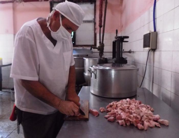 La elaboración de comida para el pueblo