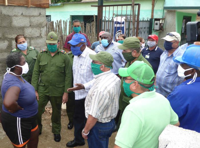 Recorrió Salvador Valdés Mesa, vicepresidente de la República de Cuba, las zonas golpeadas en Camagüey por el paso de una tormenta local severa
