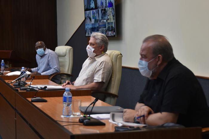 En el encuentro se informó que se mantenían ingresadas en el país 4 794 personas para  la atención y vigilancia de la covid-19, la cifra más baja registrada desde el pasado 22 de abril, cuando el número superó las 10 000. Foto: Estudios Revolución