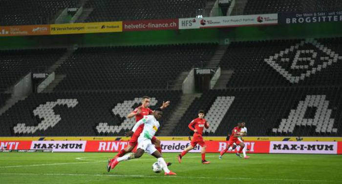 La Bundesliga reinició sus partidos con los estadios sin público. foto: toquesport