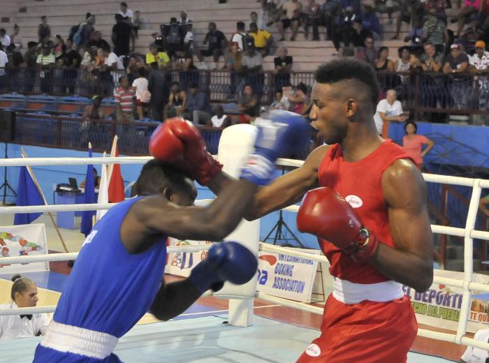 58 Edicion del Torneo Nacional de Boxeo Playa Giron-Camaguey 2019- combate de 75 kg entre Yoenlis Hernandez de CMG de azul y Yasnier Abreu de CMG de rojo campeon nacional