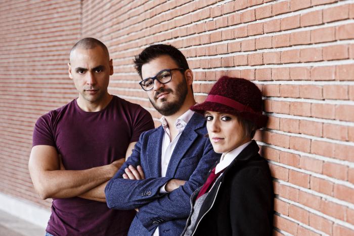 Trío Hemisphaeria, a la izquierda Marcos Madrigal.