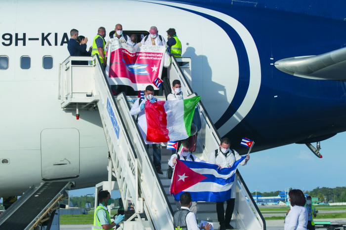 Regreso de Brigada Medica cubana de Italia. Foto Ismael Francisco Cubadebate