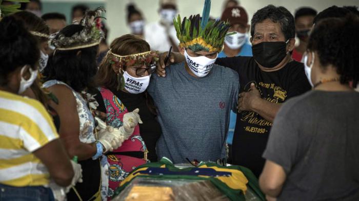 Los pueblos originarios en esa nación han sufrido otras pandemias como la del sarampión y la fiebre 
amarilla, que acabaron con gran parte de la población. Foto: El Periódico
