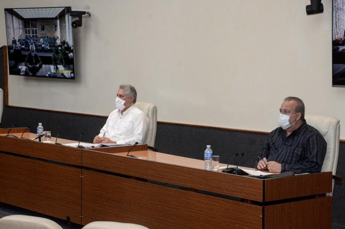 Díaz-Canel: es importante mantener el aislamiento físico en todo momento. 