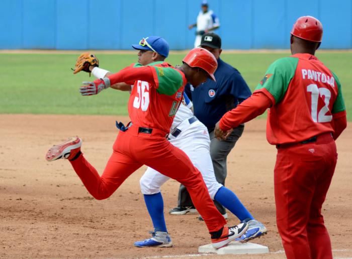 La mentalidad de los peloteros de Las Tunas está en mantener al elenco 
entre los punteros de la pelota cubana. Foto: Ricardo López Hevia