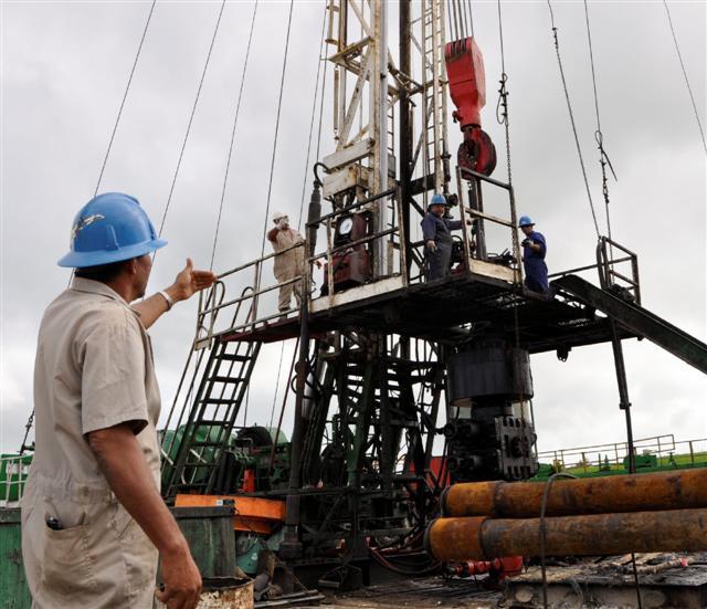 Entre los resultados más destacados del Ministerio de Energía y Minas en esta etapa figuran el cumplimiento de las producciones de petróleo y gas y la estabilidad en el Sistema Eléctrico Nacional, ejecutando las principales acciones de mantenimiento previstas. Foto: Cortesía del TSP