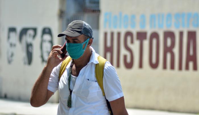 COVID-19-Carteles y cubanos