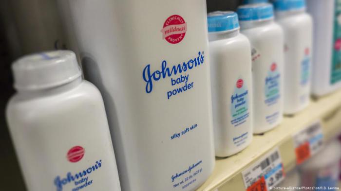 Johnson condenado a pagar millones por talco ligado al cáncer