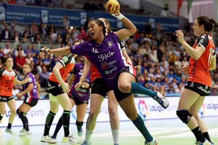 Lorena Téllez, jugadora del Liberbank Gijón, de la primera división de España. 