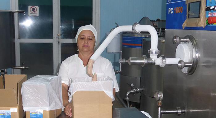 Un ejemplo concreto de la estrategia aplicada en esas líneas dentro de la oriental provincia es la sustitución de la grasa adquirida en el exterior por suero y fruta en la Empresa de Productos Lácteos, lo cual permite obtener un surtido de calidad y aprovechar renglones existentes en la propia localidad