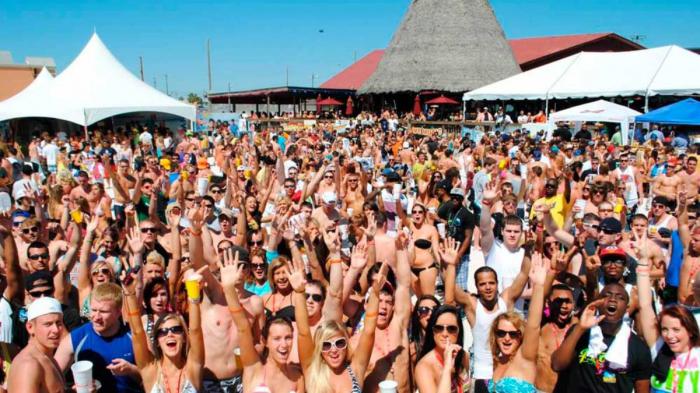 Fiestas covid en estados Unidos: el primero en contagiarse se lleva el premio.