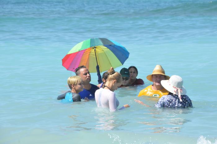 Ha sido garantizado transporte hacia Rancho Luna, el principal balneario de la Perla del Sur, a 17 kilómetros de la ciudad.