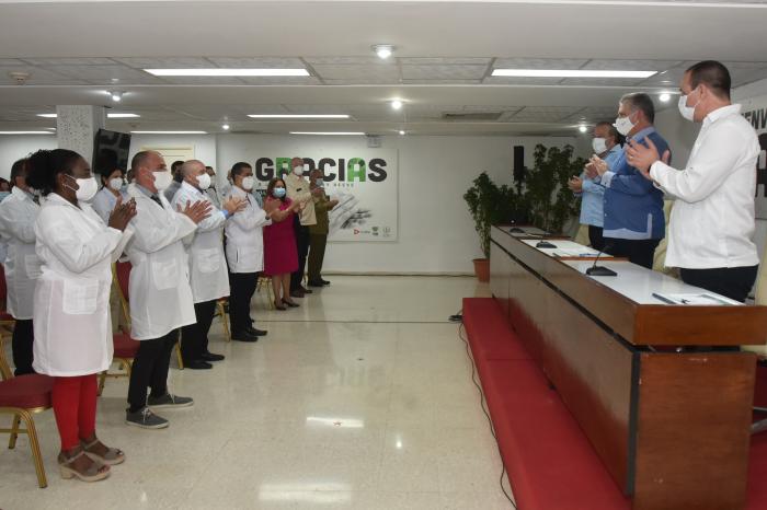 Médicos cubanos