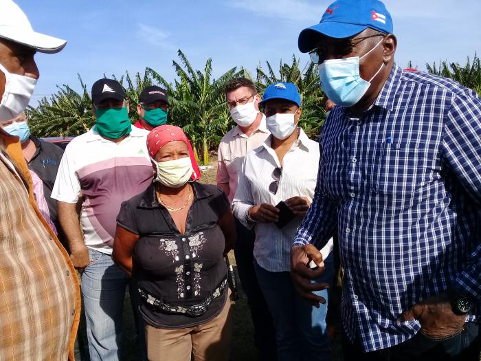 El Vicepresidente de la República de Cuba, Salvador Valdés Mesa, realizó un recorrido por el municipio holguinero de Mayarí, donde confirmó en el lugar continuarán importantes inversiones dirigidas a incrementar la producción de alimentos