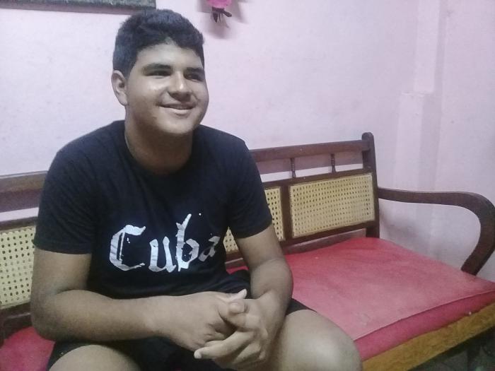 Yeison disfruta del hogar, donde ha continuado con su entrenamiento, a causa de la covid-19. 