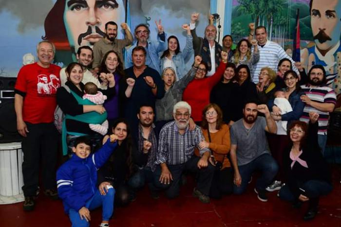 Un lugar para comentar la realidad cubana y divulgar los éxitos de la Revolución funciona en Buenos Aires, y se le nombra Casa de la Amistad Argentina-Cubana, nacida el 26 de julio de 1986