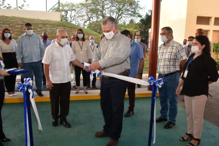 Díaz-Canel inaugura Planta 14 en el CIGB.