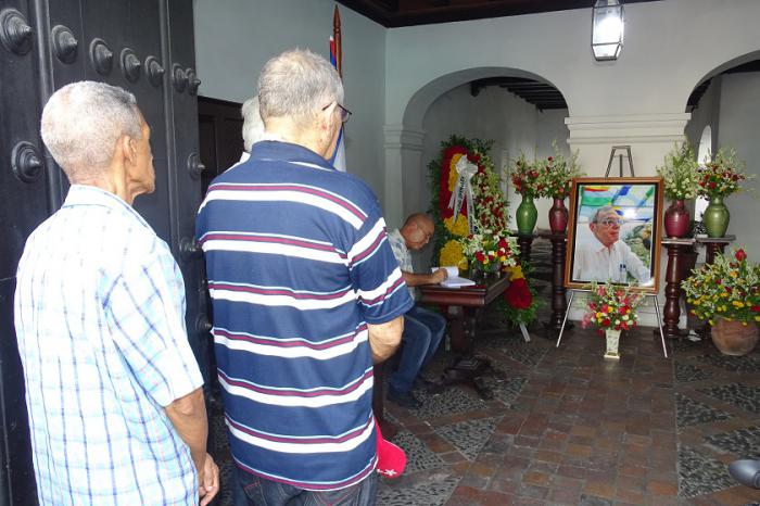 El pueblo santiaguero inició el homenaje a Eusebio Leal este fin de semana
