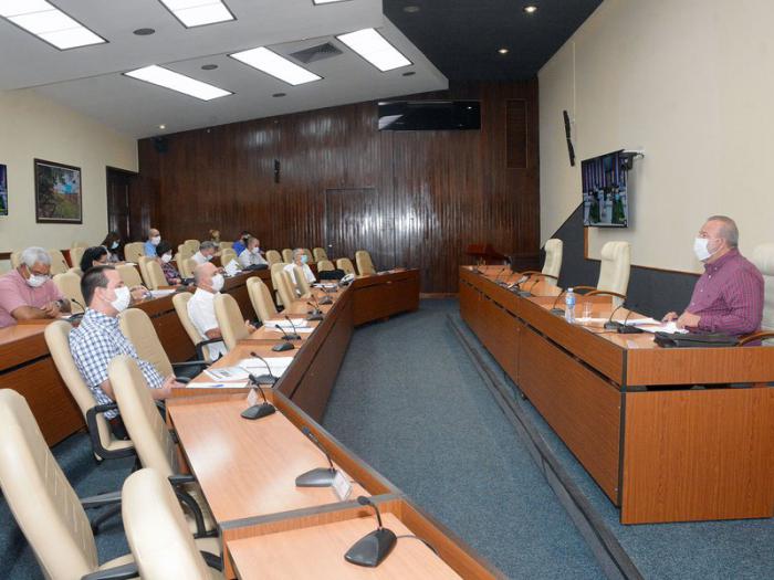 El Primer Ministro convocó a todos, especialmente a los capitalinos, a seguir trabajando con sistematicidad para cortar caminos a la transmisión de tan peligrosa enfermedad