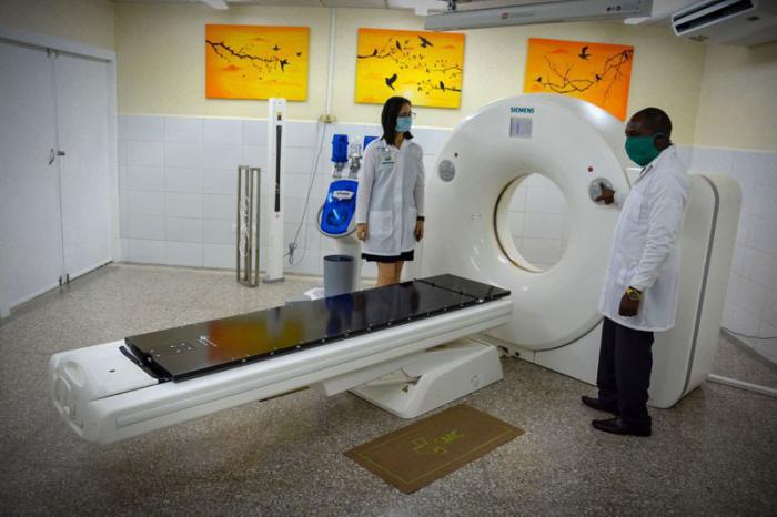 Inauguran en Holguín tomógrafo para la atención de pacientes con cáncer 